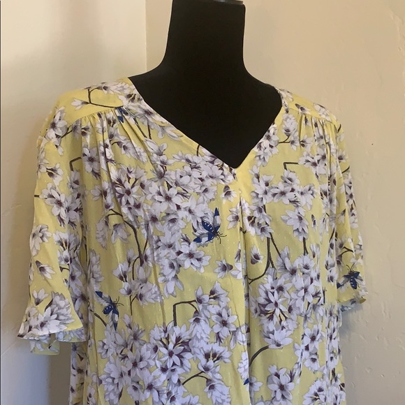 NWOT Floral Blouse - Picture 2 of 6